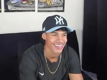 View uncensored scene of Gay sex chat with joao_dasilva1