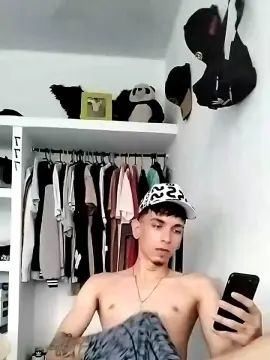 Watch the HD video named Gay sex chat with aldanitxxx