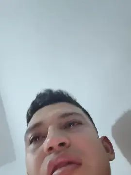 Play this complete video named Gay sex chat with Robertxmith_