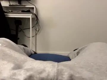Watch complete clip of Gay sex chat with yogeni