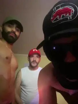 Play this complete video called Gay sex chat with Arielisra