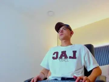 Watch the uncut clip titled Gay sex chat with james_cute69