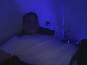 Stream the complete scene called Gay sex chat with vezzo99