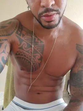 Stream complete movie named Gay sex chat with Divino198936