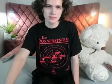 Play this uncensored scene called Gay sex chat with kaibev