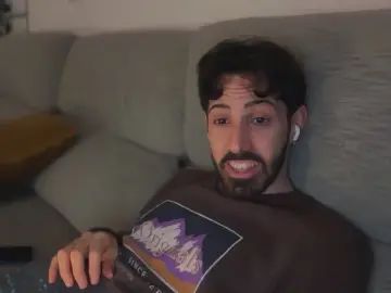 Play the uncut video called Gay sex chat with txiki22