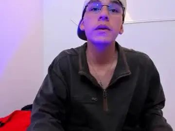 View HD scene of Gay sex chat with alexander_collinss