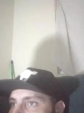 Stream this uncut video named Gay sex chat with Reidopijama