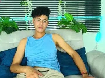 View HD clip called Gay sex chat with thiiagosaeenz