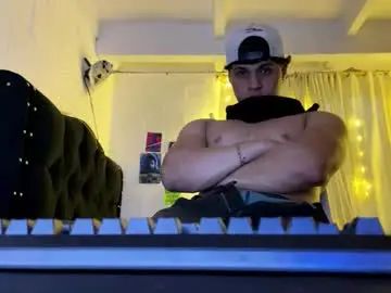 View the uncut clip called Gay sex chat with star_kayx