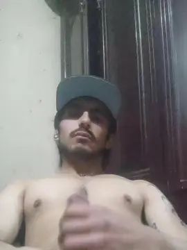 Watch this complete scene of Gay sex chat with andres4485