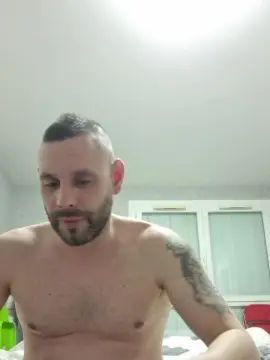 Stream this complete video of Gay sex chat with Vinssou92