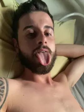 View this complete video of Gay sex chat with Sexboy18vk