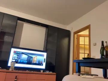 Play full movie of Gay sex chat with aussiecrys