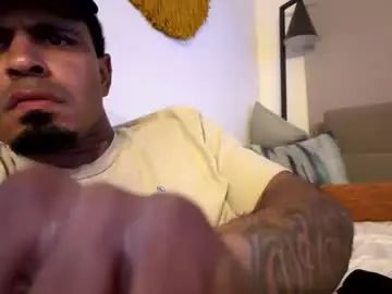 View uncut clip titled Gay sex chat with stephmakesucum