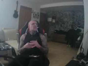 Enjoy watching the full clip of Gay sex chat with tatuaje2