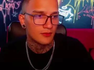 Stream the HD scene called Gay sex chat with darkbenito