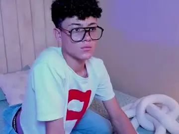 View this uncut scene named Gay sex chat with tommy_blake25