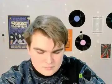 Stream this complete scene of Gay sex chat with theo_drift