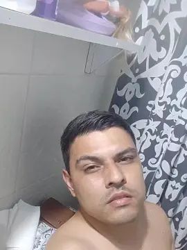 Stream the HD movie of Gay sex chat with Romxrg