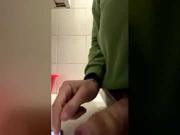 Play the uncut clip of Gay sex chat with leadergigi26