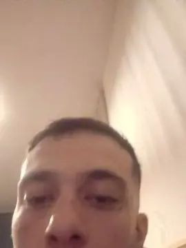 View full scene of Gay sex chat with lucaluca97_hot