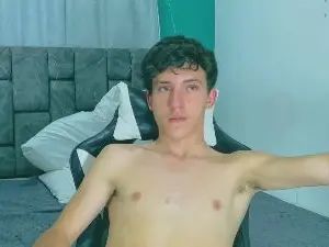 Play the complete clip called Gay sex chat with Jackwildboy