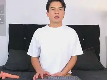 Watch this complete movie named Gay sex chat with dereck_jeter