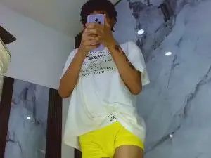 View this complete video of Gay sex chat with MattyMaxx_