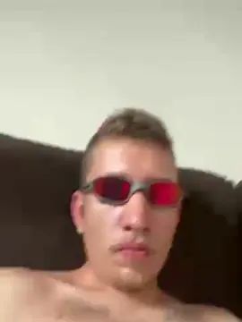 Watch this complete scene titled Gay sex chat with maconheirod