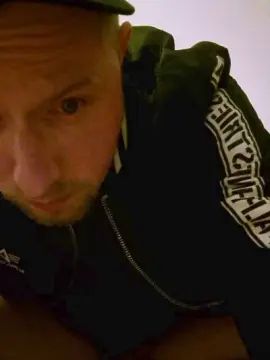 Enjoy watching the complete video titled Gay sex chat with In_Gear_1988