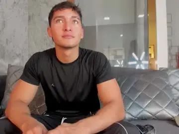 Watch this hardcore movie of Gay sex chat with maik_mejia