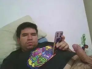 Watch this complete clip of Gay sex chat with 18cm77