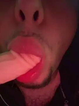 Stream this uncut video named Gay sex chat with Aaronnncito