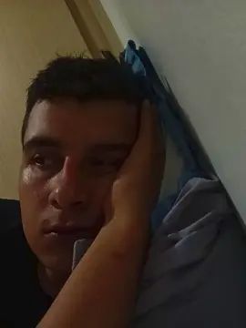 Enjoy watching this uncensored scene of Gay sex chat with logansaylormn