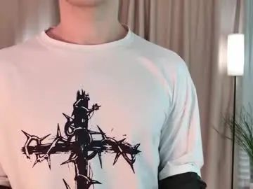 View complete movie of Gay sex chat with avgust_bery