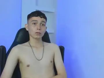Play hardcore movie of Gay sex chat with max_ferrer1