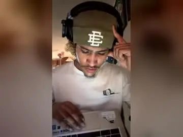 View the uncensored clip called Gay sex chat with 6ftpr