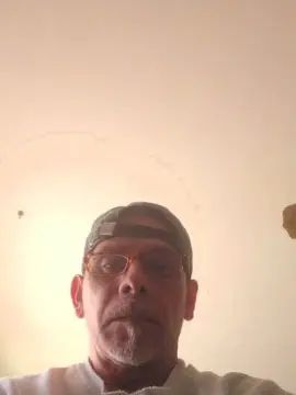 Stream the complete scene called Gay sex chat with Older77