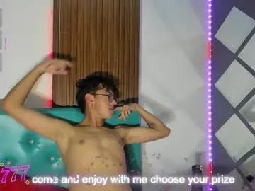 Play the uncut video called Gay sex chat with lian_prince