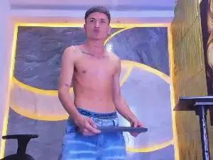 Play complete clip titled Gay sex chat with Matheus_Ic