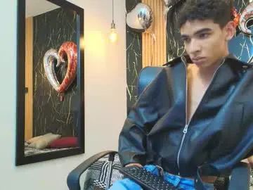 Enjoy watching this HD movie called Gay sex chat with valerihot_1