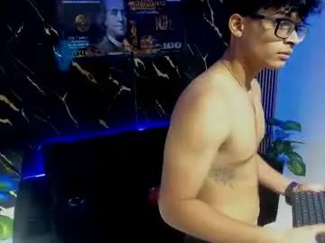 Enjoy watching the uncut movie of Gay sex chat with mr_yisuz