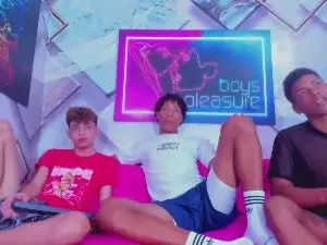 Play this hardcore video of Gay sex chat with Aron_guys