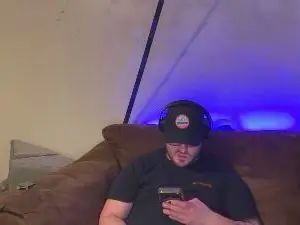 Enjoy watching the uncensored video called Gay sex chat with kquinnn
