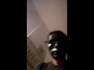 View this complete scene of Gay sex chat with rizzo1980682473