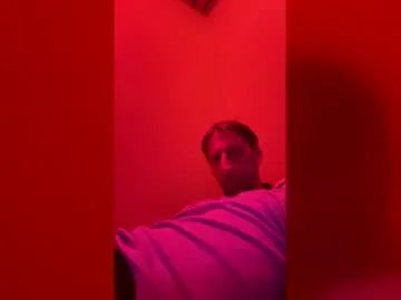 Enjoy watching the complete scene of Gay sex chat with ikweerniet