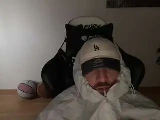 Watch this complete clip of Gay sex chat with sincarrito