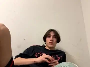 View complete clip of Gay sex chat with ian_bucks