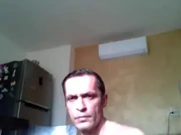 Stream the uncut scene named Gay sex chat with nathanman82
